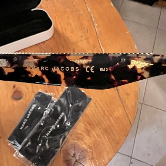 Brand New Marc Jacobs Sunglasses - Marc 163/S with white case, pouch, and cloth - Picture 6 of 9